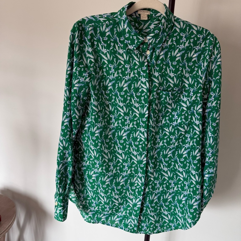 J.Crew Green Floral Button Down Blouse Small Lightweight Classic Chic